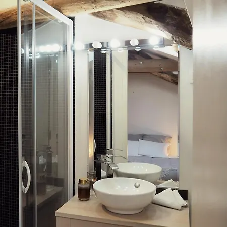 Couette-café La Ferme De Vazerat 3*