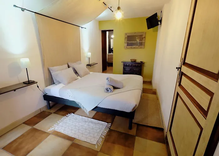 Bed & Breakfast La Ferme De Vazerat Massiac